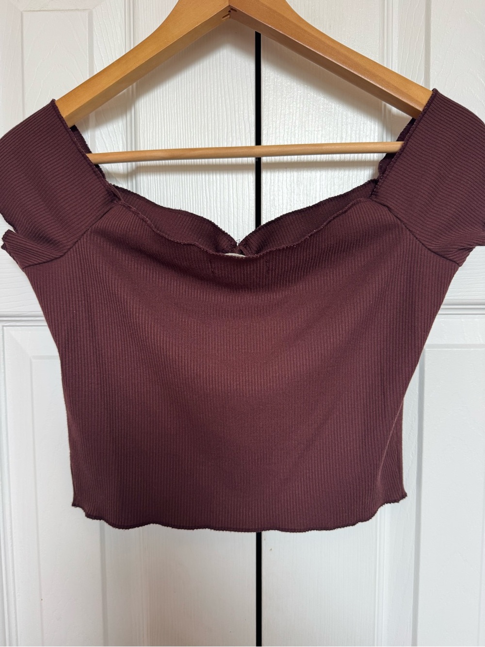 Y2K Urban Outfitters Brown Ribbed Off-Shoulder Ruched Crop Top Size M - Picture 3 of 3